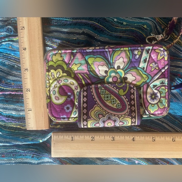 Sassy multicolored purple Vera Bradley wallet. Measures apx 6 x 4”. EUC - Picture 5 of 11